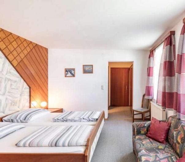 Austria Traveller Hotel Lenzing Exterior photo